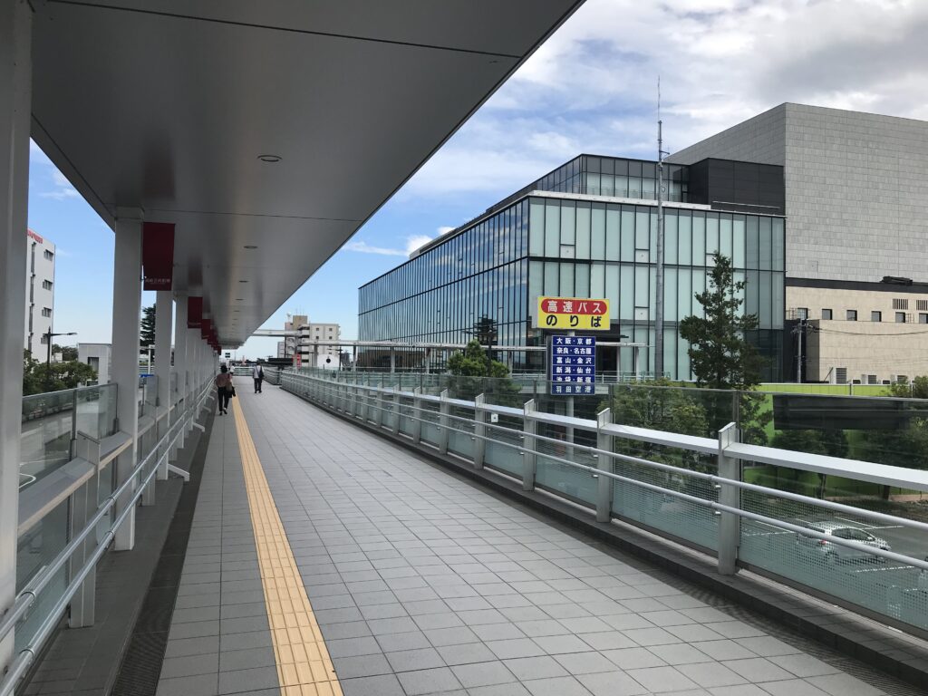 高崎駅から高崎芸術劇場へ