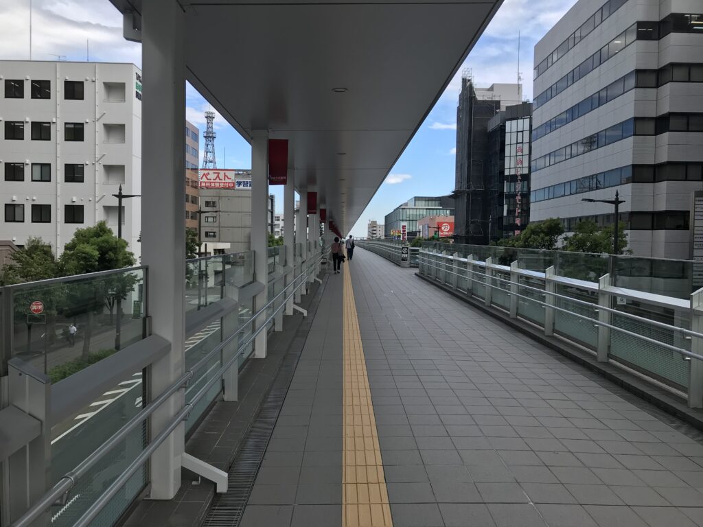 JR高崎駅東口から高崎芸術劇場へ